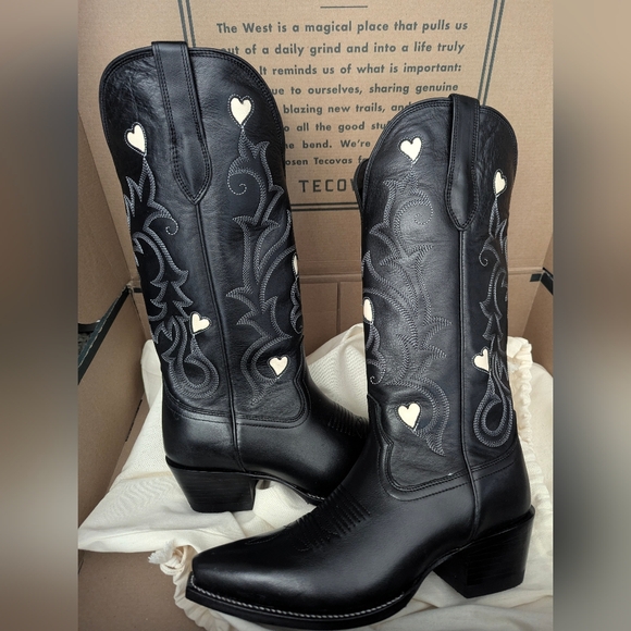 🔥NWT LIMITED RELEASE Tecovas Annie Hearts Black White Snip Toe Cowgirl Boots - Picture 2 of 5